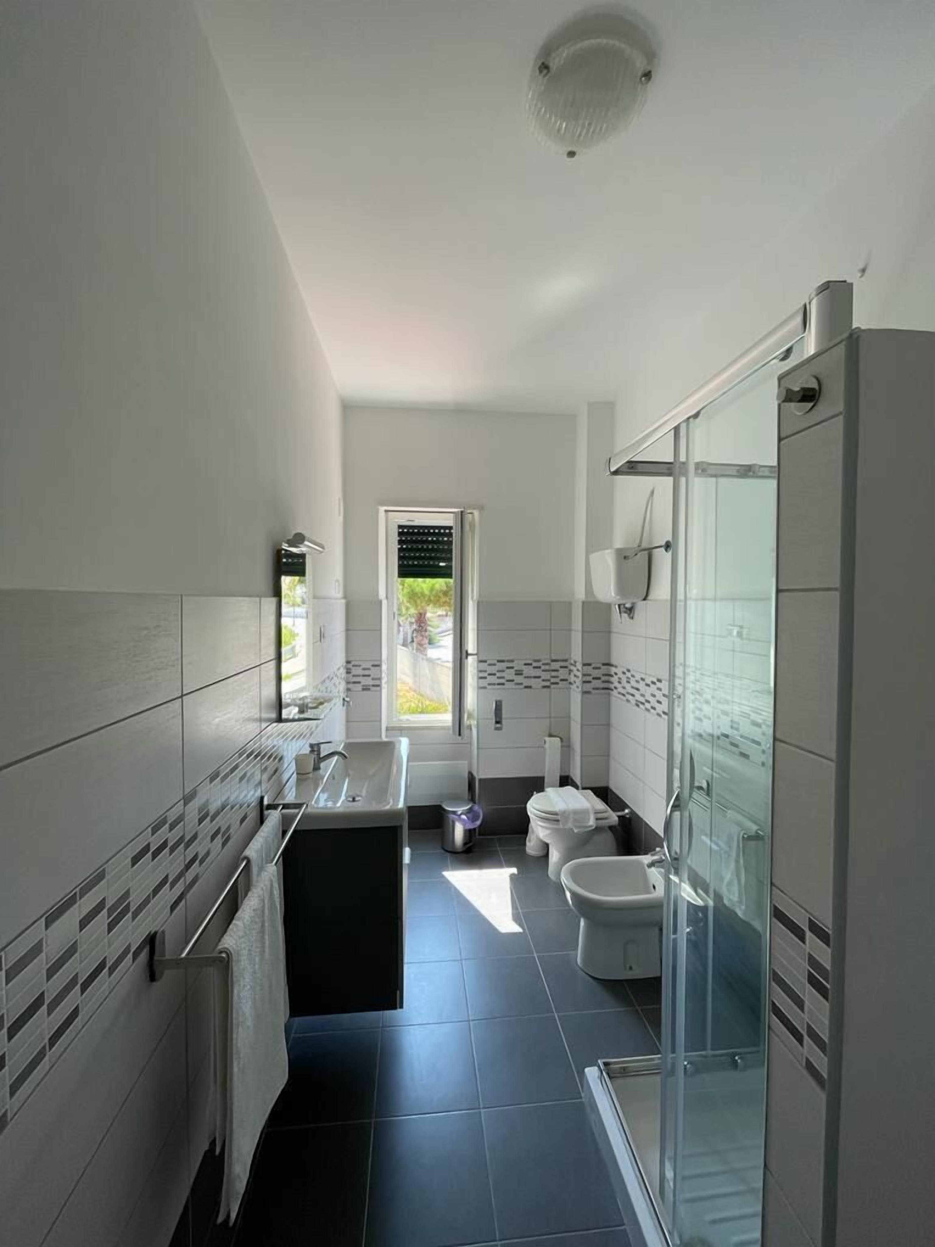 Chambre Double Deluxe, balcon, vue mer | Salle de bain
