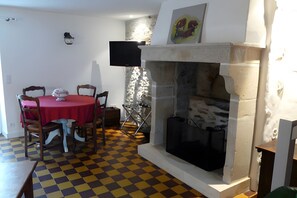 Dining - Gite Aratille – The Farmhouse at Les 5 Chemins (Noirmoutier-en-l'Île)