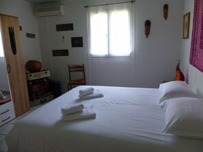 Desk, WiFi, bed sheets, wheelchair access - Résidence les chênes - "Voyage" chalet (Parisot)