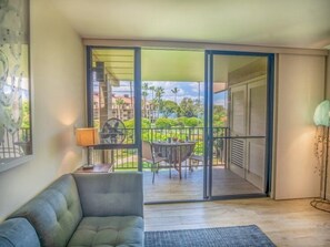Smart TV - Ocean view near Beach - Kamaole Sands 1-306 (Kihei)