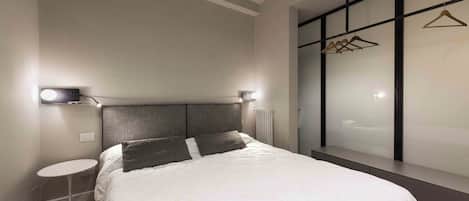 Classic Apartment | Iron/ironing board, free WiFi