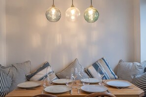 Dining - Charming Cornish Cottage in the heart of St Agnes (St Agnes)