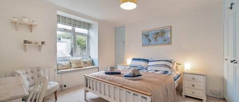 2 quartos, ferros/tábuas de passar roupa, Wi-Fi, roupa de cama