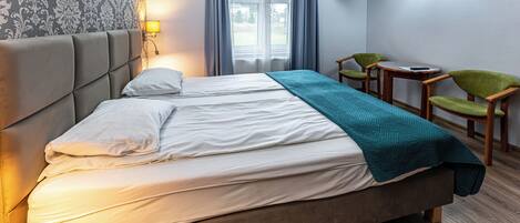 Standard Double Room | Free WiFi, bed sheets