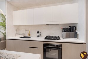 Iron/ironing board, cribs/infant beds, free WiFi, bed sheets - Binghatti Phoenix JVC Near Circle Mall (Dubai)