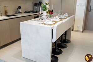 Iron/ironing board, cribs/infant beds, free WiFi, bed sheets - Binghatti Phoenix JVC Near Circle Mall (Dubai)