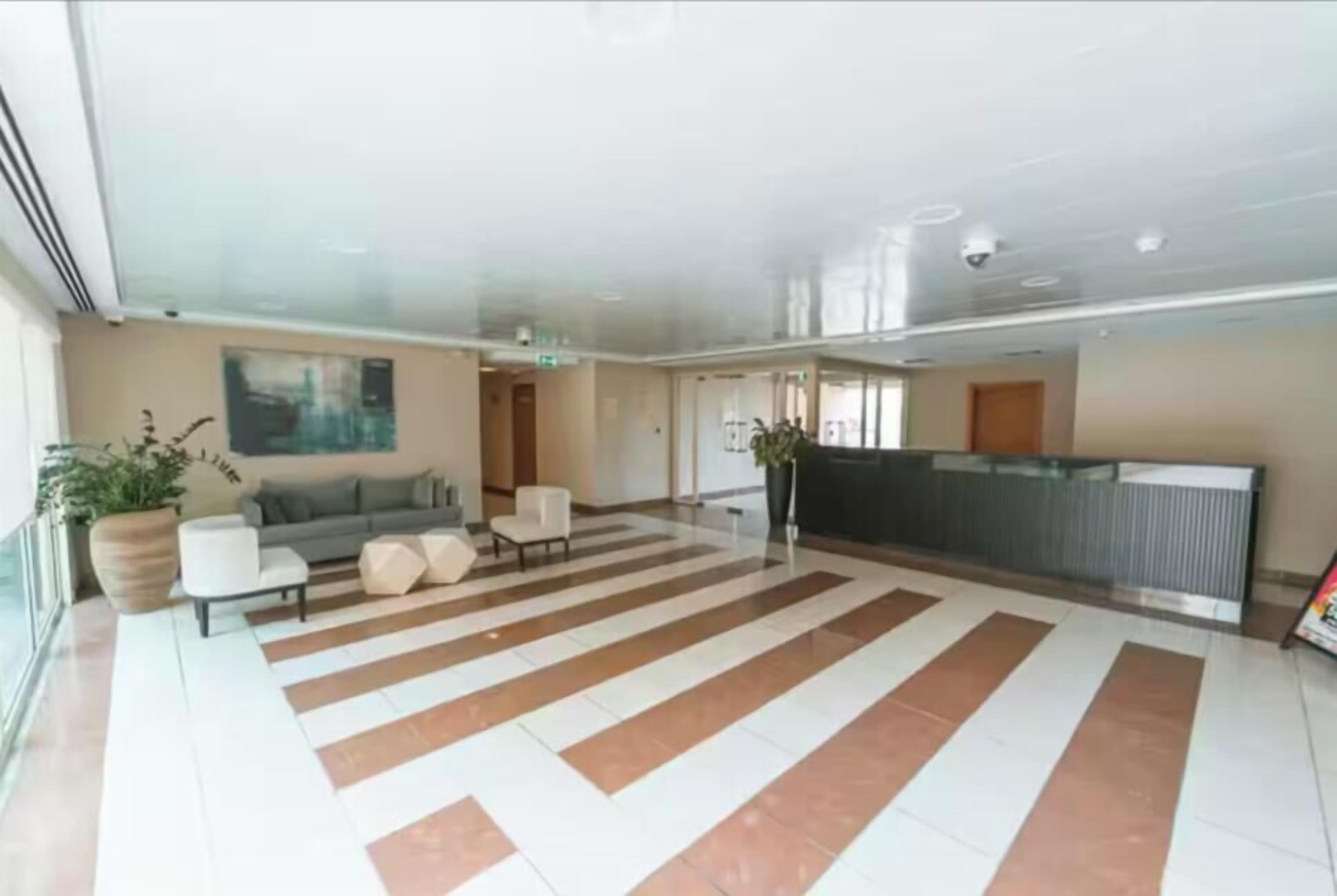 Apartamento superluxo, sacada, vista para a cidade | Ferros/tábuas de passar roupa, berços (sobretaxa), Wi-Fi de cortesia