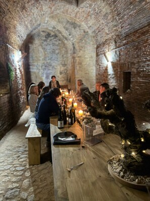 Dining - 16th century house with subway cellar located in the old town of Toro. (Toro)