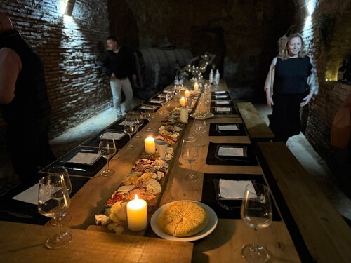 16th century house with subway cellar located in the old town of Toro.