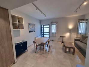 Living area - Connie's Beach House (Kos)
