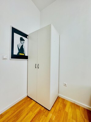 基础公寓 | 熨斗/熨板