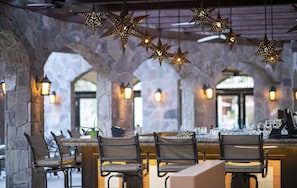 Bar (en el alojamiento)