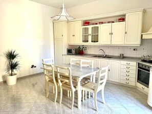 Dining - A Casa di NONNA ANNA Apartment in the center, square, Porto Azzurro Island Elba (Porto Azzurro)