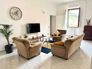 Living area - A Casa di NONNA ANNA Apartment in the center, square, Porto Azzurro Island Elba (Porto Azzurro)