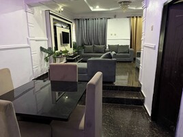 Apartment, 3 Bedrooms | Lounge