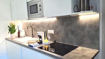 Mikrowelle, Herdplatte, GeschirrspĂŒler