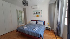 Iron/ironing board, WiFi, bed sheets