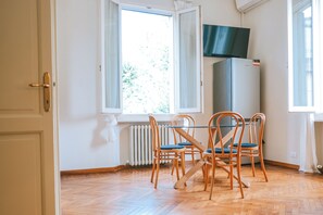 Apartment, 1 Queen Bed with Sofa bed, Patio, Garden View | Living area - SM Hospitality MONTE PASUBIO (Reggio nell'Emilia)