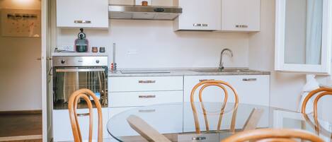 Apartment, 1 Queen Bed with Sofa bed, Patio, Garden View | Private kitchen