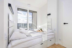1 habitación, tabla de planchar con plancha, cuna de viaje y wifi 