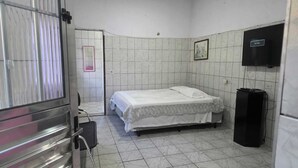 1 chambre, accès Internet, draps fournis