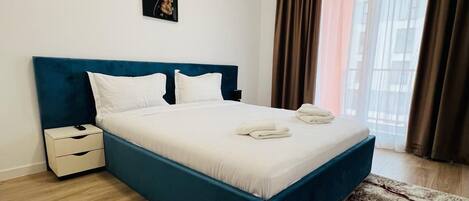 Fer et planche à repasser, accès Internet, draps fournis