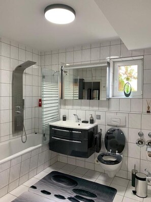 Handtücher, Toilettenpapier