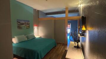 Fer et planche à repasser, Wi-Fi, draps fournis