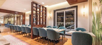 Treebo Premium Pine Tree Courtyard