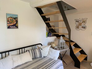 Interior - Holiday Home 'Bastidon Cotignac' with Shared Pool, Private Garden & Wi-Fi (Cotignac)