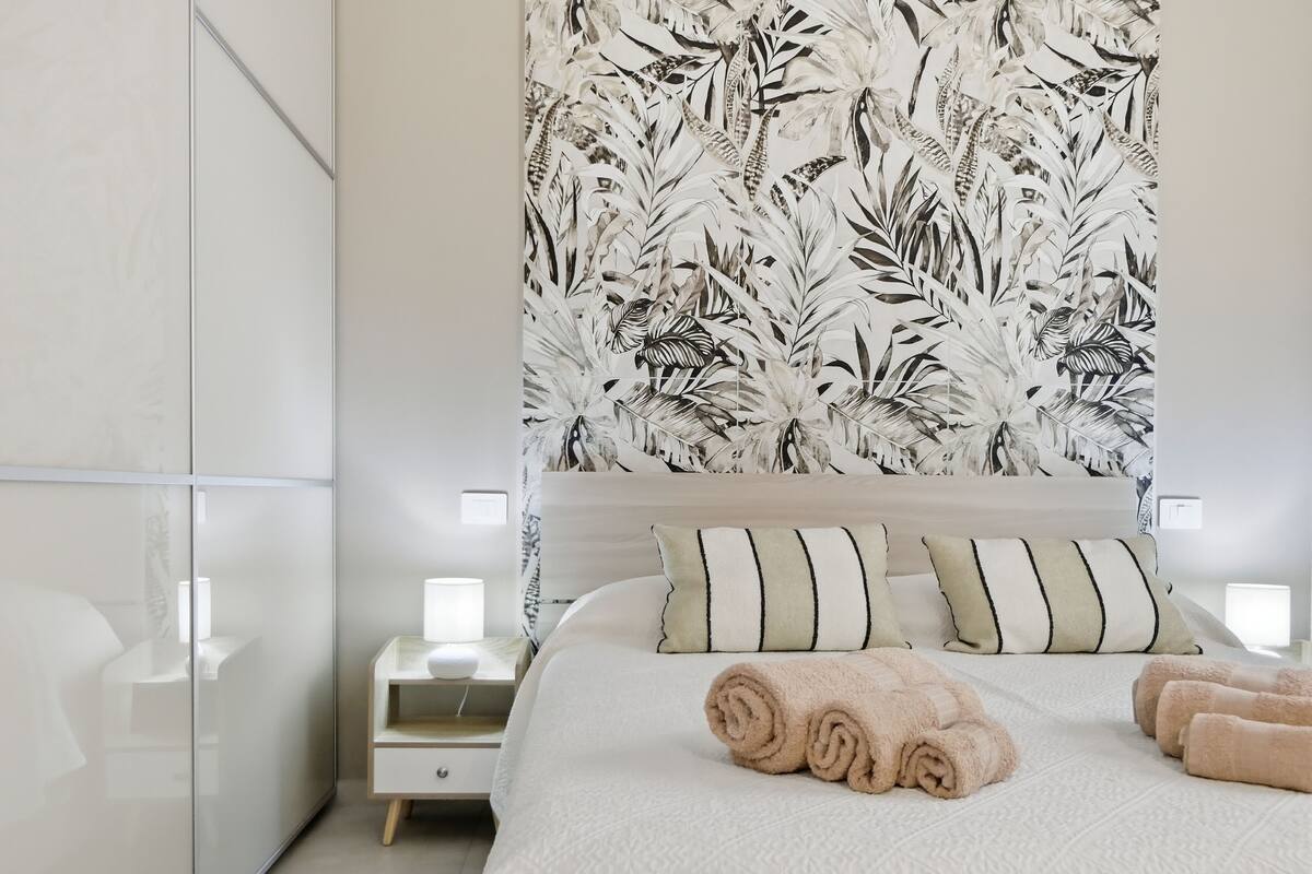Comfort Apartment, Sea View | In-room safe, blackout drapes, iron/ironing board, cribs (surcharge)