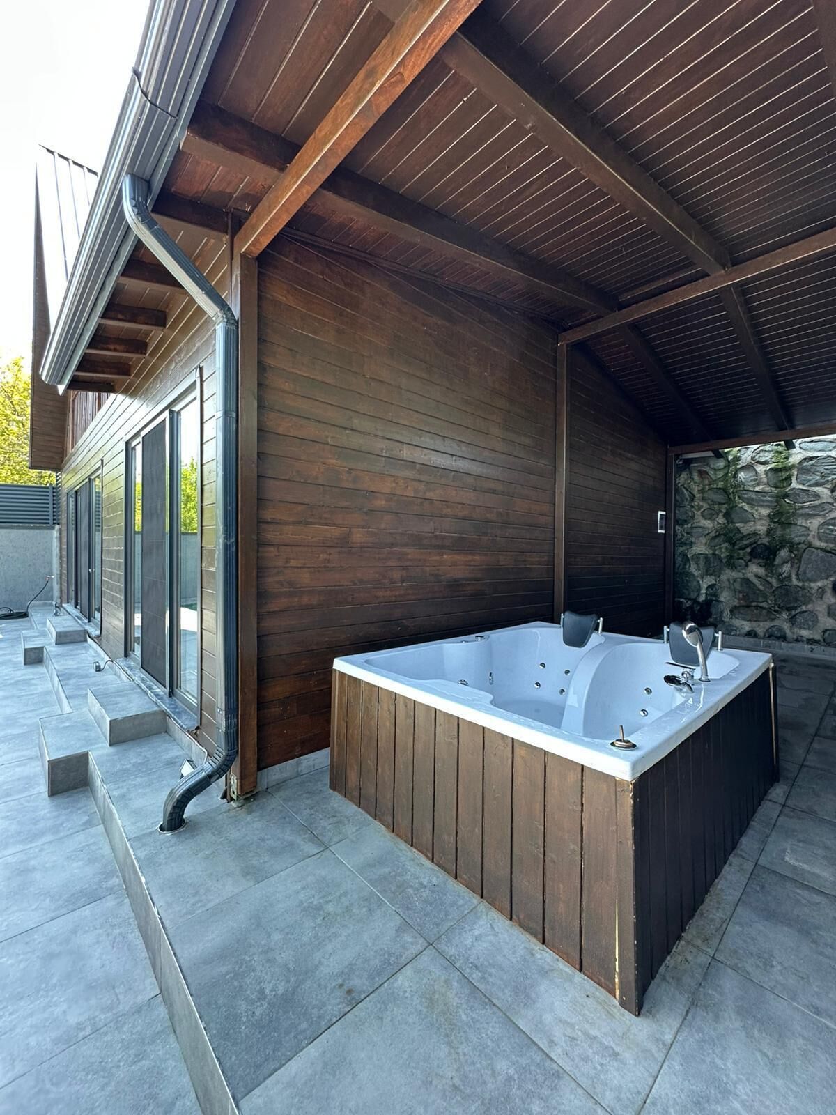Bungalow, 2 Schlafzimmer, Raucher, Talblick | Whirlwanne