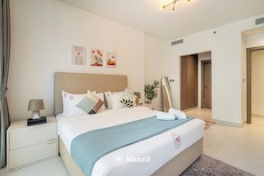 Luxury-Apartment, Balkon, Stadtblick | Verdunkelungsvorhänge, Bügeleisen/Bügelbrett, kostenloses WLAN
