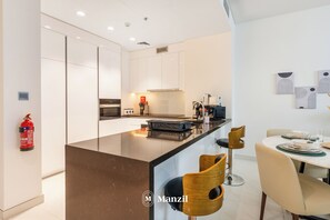 Luxury-Apartment, Balkon, Stadtblick | Eigene Kochnische