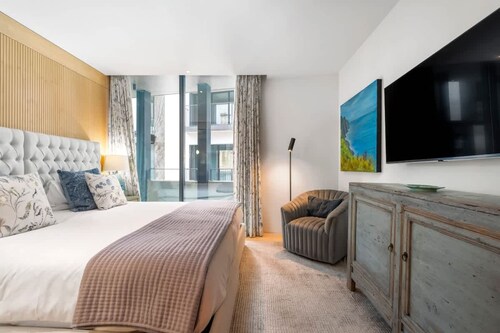 Jacuzzi Terrace Pool at Savoy Insular