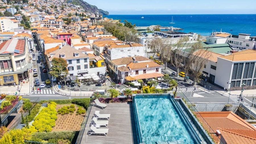 Jacuzzi Terrace Pool at Savoy Insular