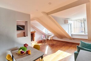 Interior - The Mole from Your Window (Torino)