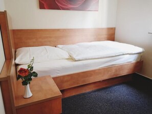 Desk, free WiFi - Hotel Meuser (Wiesbaden)