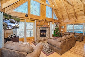 Fernseher, Kamin, Videospiele