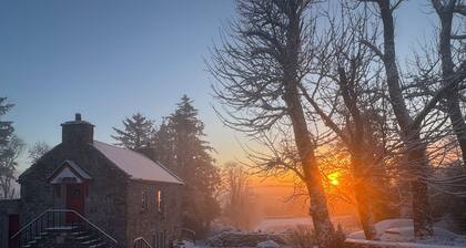 Quaint 200 year old Granary in Culduff Cottages Co. Mayo perfect for relaxing