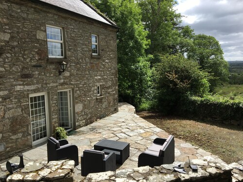 Quaint 200 year old Granary in Culduff Cottages Co. Mayo perfect for relaxing