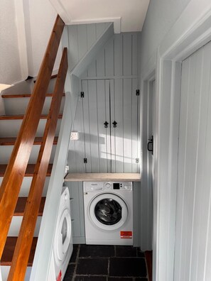 Interior - Quaint 200 year old Granary in Culduff Cottages Co. Mayo perfect for relaxing (Cuildoo, Callow)