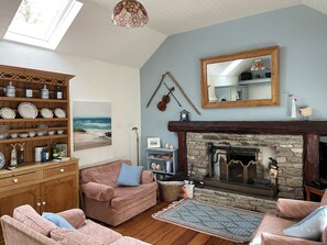 Smart TV, fireplace, books - Quaint 200 year old Granary in Culduff Cottages Co. Mayo perfect for relaxing (Cuildoo, Callow)