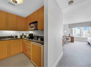 Private kitchen - Beautiful Studio in the Heart of Brickell (Miami)