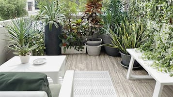 House, 3 Bedrooms, Smoking, Balcony | Outdoor dining