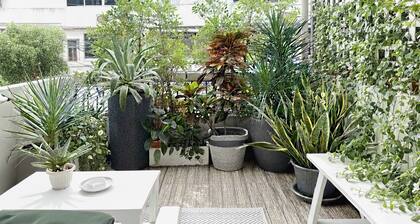 Stylish 3-bedroom Townhome in Heart of Bangkok