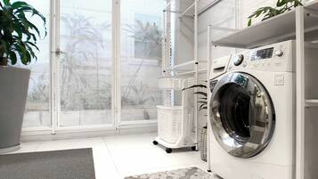 House, 3 Bedrooms, Smoking, Balcony | Interior