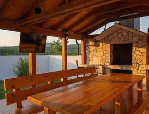 Villa | Outdoor dining - Cozy Mountain Villa for 10 in Slivno (Vrgorac)