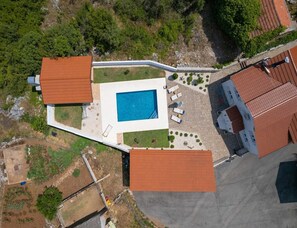 Villa | Exterior - Cozy Mountain Villa for 10 in Slivno (Vrgorac)
