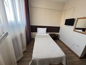 Desk, laptop workspace, free WiFi - Otel Parpali (Istanbul)